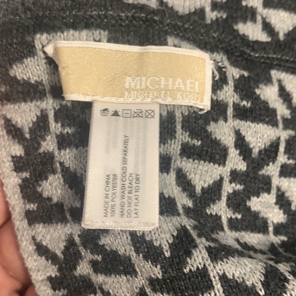 Michael Kors scarf - Picture 2 of 3